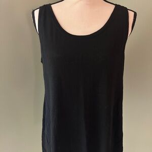 Women’s Eileen Fisher longer length linen tee